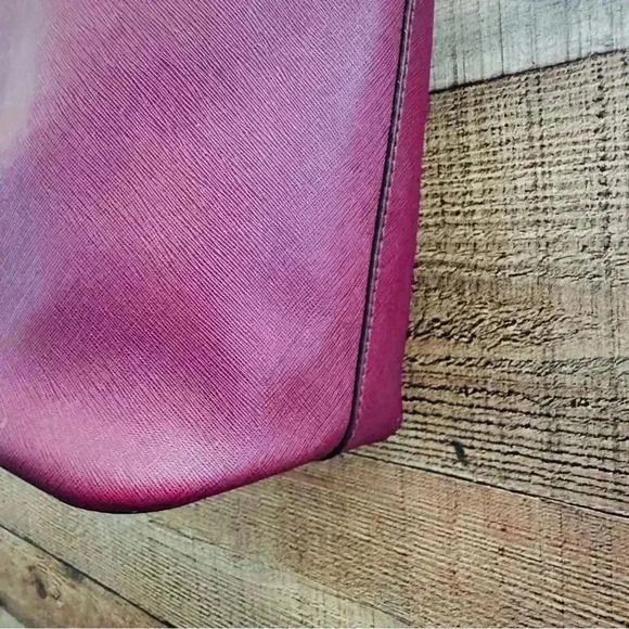 Micheal Kors Plum Jet Set Saffiano Leather Tote - Picture 6 of 16